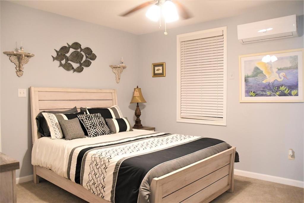 Tranquil Getaway In The Heart Of Galveston, Pets Welcome Eksteriør billede